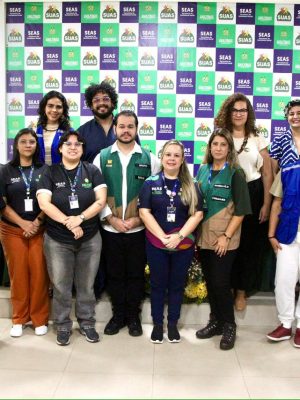 O Governo do Amazonas recebeu, nesta semana, uma comitiva técnica da Força de Proteção do Sistema Único de Assistência Social (Forsuas) para discutir a elaboração de políticas que compreendam a realidade do estado em situações de emergência e calamidade pública. A Forsuas é uma estratégia nacional criada pelo Ministério do Desenvolvimento Social e Combate à Fome (MDS) para garantir suporte imediato às populações afetadas e fortalecer a resposta local em caso de desastres naturais, crises humanitárias e emergências sociais em todo o Brasil.