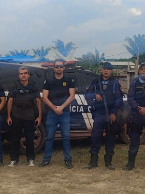 A Polícia Civil do Amazonas (PC-AM), por meio da 39ª Delegacia Interativa de Polícia (DIP) de Autazes (a 113 quilômetros de Manaus), em ação integrada com a Polícia Militar do Amazonas (PMAM) e Guarda Civil Municipal (GCM), prendeu em flagrante, na quarta-feira (27), um homem, de 19 anos, pelo homicídio de um homem, de 33 anos, e apreendeu um adolescente, de 16 anos, por ato infracional análogo ao mesmo crime.